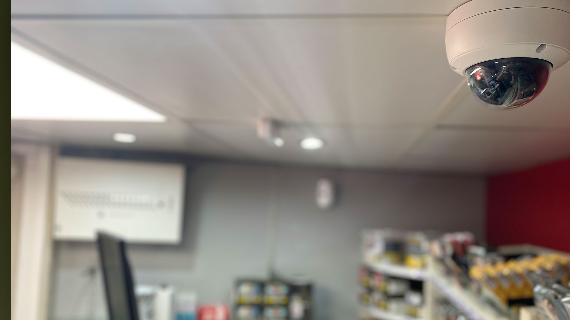 Image de l'article Télésurveillance maison : comment renforcer votre sécurité quand vous êtes en déplacement ?